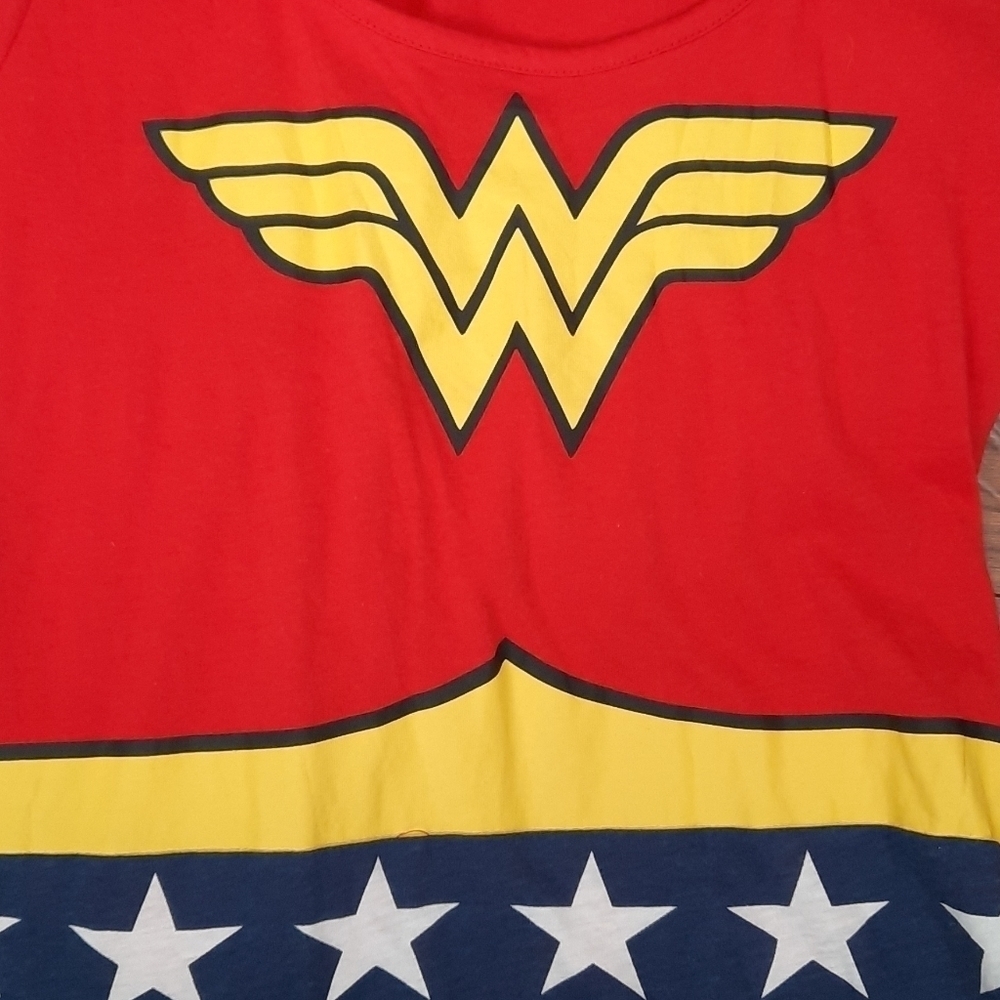 Wonder Woman Hooded Fitted Shirt - Picture 3 of 5